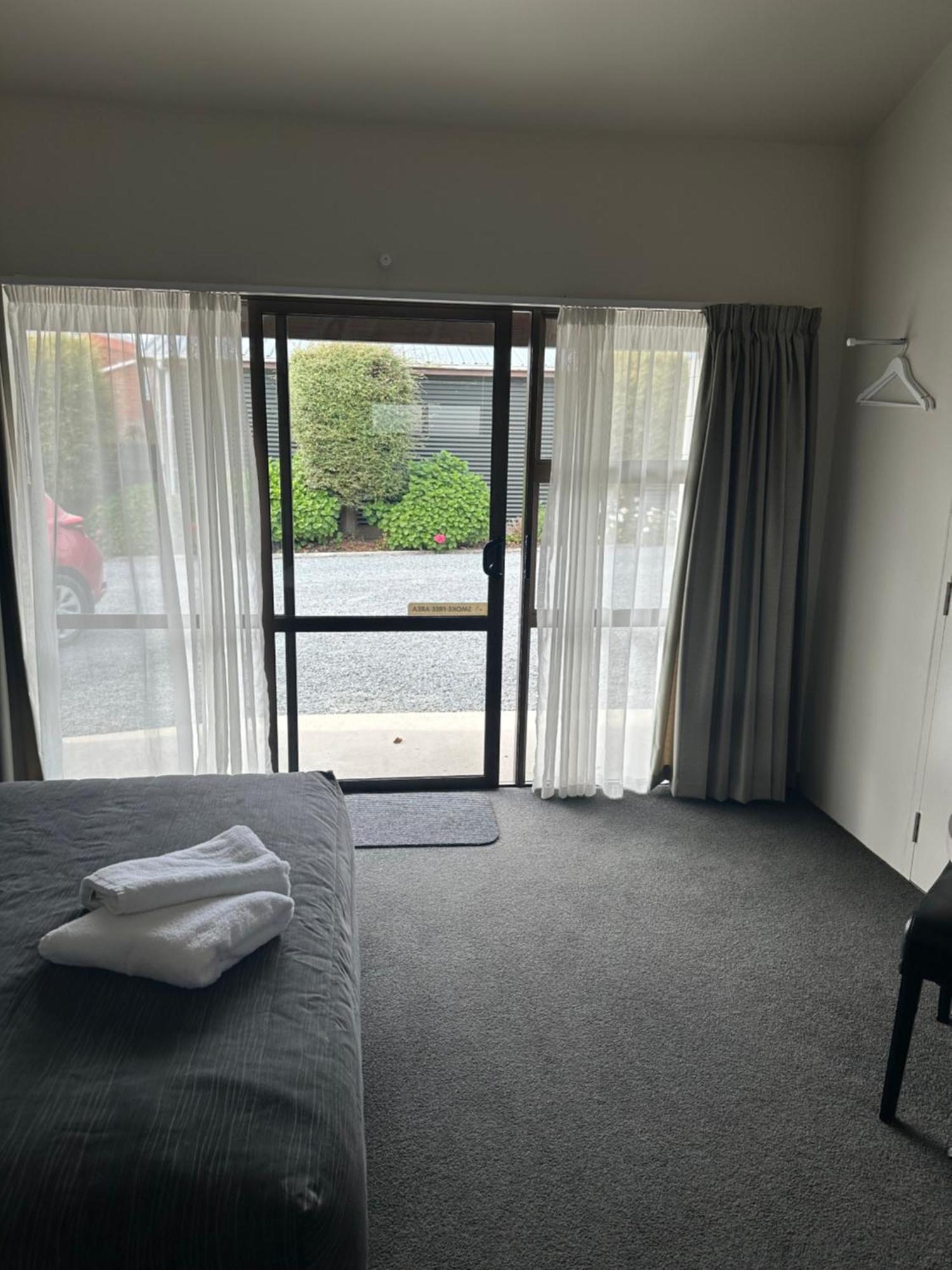 Helensborough Motor Inn Белклута Екстер'єр фото