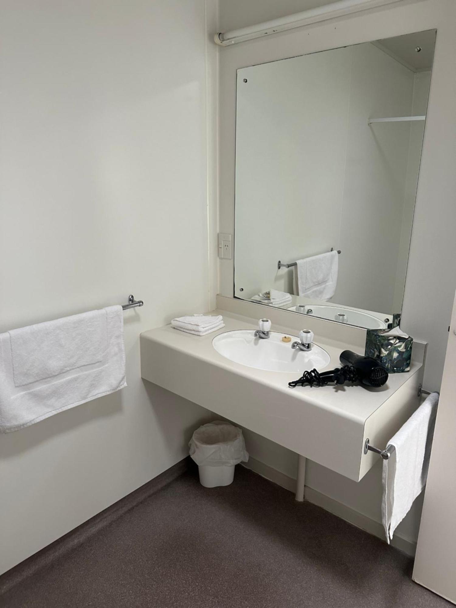 Helensborough Motor Inn Белклута Екстер'єр фото